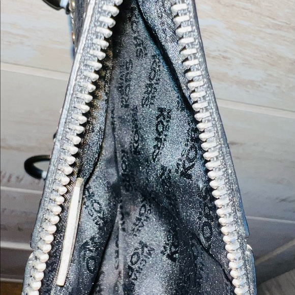 Michael Kors Black Leather and embossed Silver Button Wristlet Vintage - Picture 12 of 16